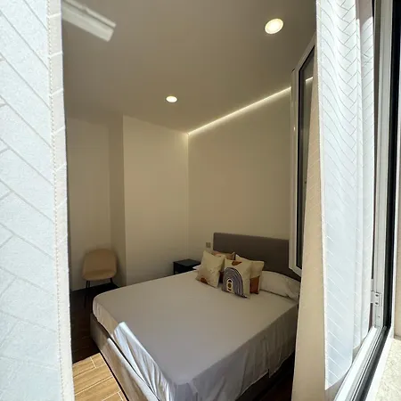 Apartment Casa Bedda - Intera Casa Con 3 Con Bagno Privato, Aria Condizionata E No Ztl/entire With 3 Bedrooms With Private Bathroom, Aircon And No Ltz