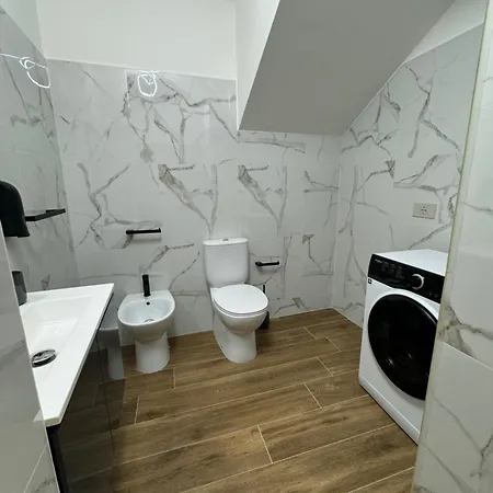 Casa Bedda - Intera Casa Con 3 Con Bagno Privato, Aria Condizionata E No Ztl/entire With 3 Bedrooms With Private Bathroom, Aircon And No Ltz Apartment *