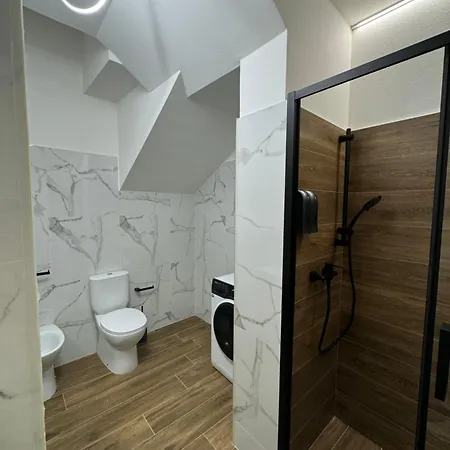 Apartment Casa Bedda - Intera Casa Con 3 Con Bagno Privato, Aria Condizionata E No Ztl/entire With 3 Bedrooms With Private Bathroom, Aircon And No Ltz *