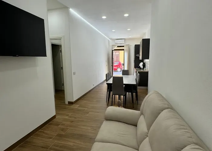 Casa Bedda - Intera Casa Con 3 Con Bagno Privato, Aria Condizionata E No Ztl/entire With 3 Bedrooms With Private Bathroom, Aircon And No Ltz * 卡斯泰拉马莱