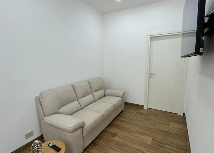 Casa Bedda - Intera Casa Con 3 Con Bagno Privato, Aria Condizionata E No Ztl/entire With 3 Bedrooms With Private Bathroom, Aircon And No Ltz 卡斯泰拉马莱